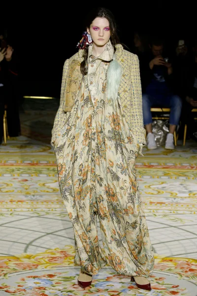 Look 28